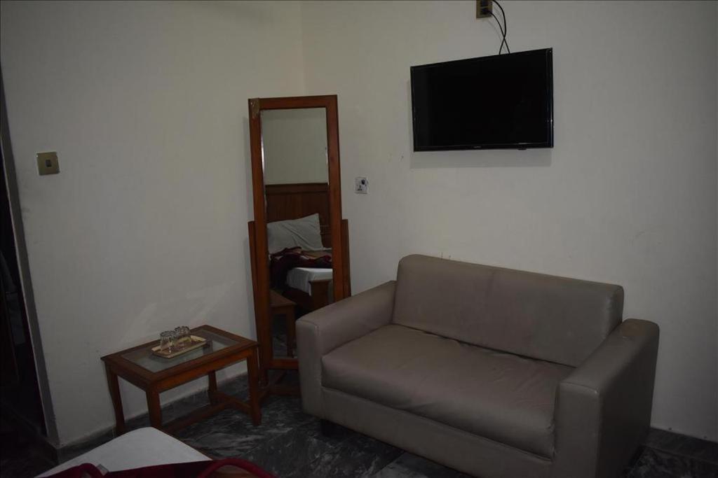 Hotel Al Hamrah イスラマバード エクステリア 写真
